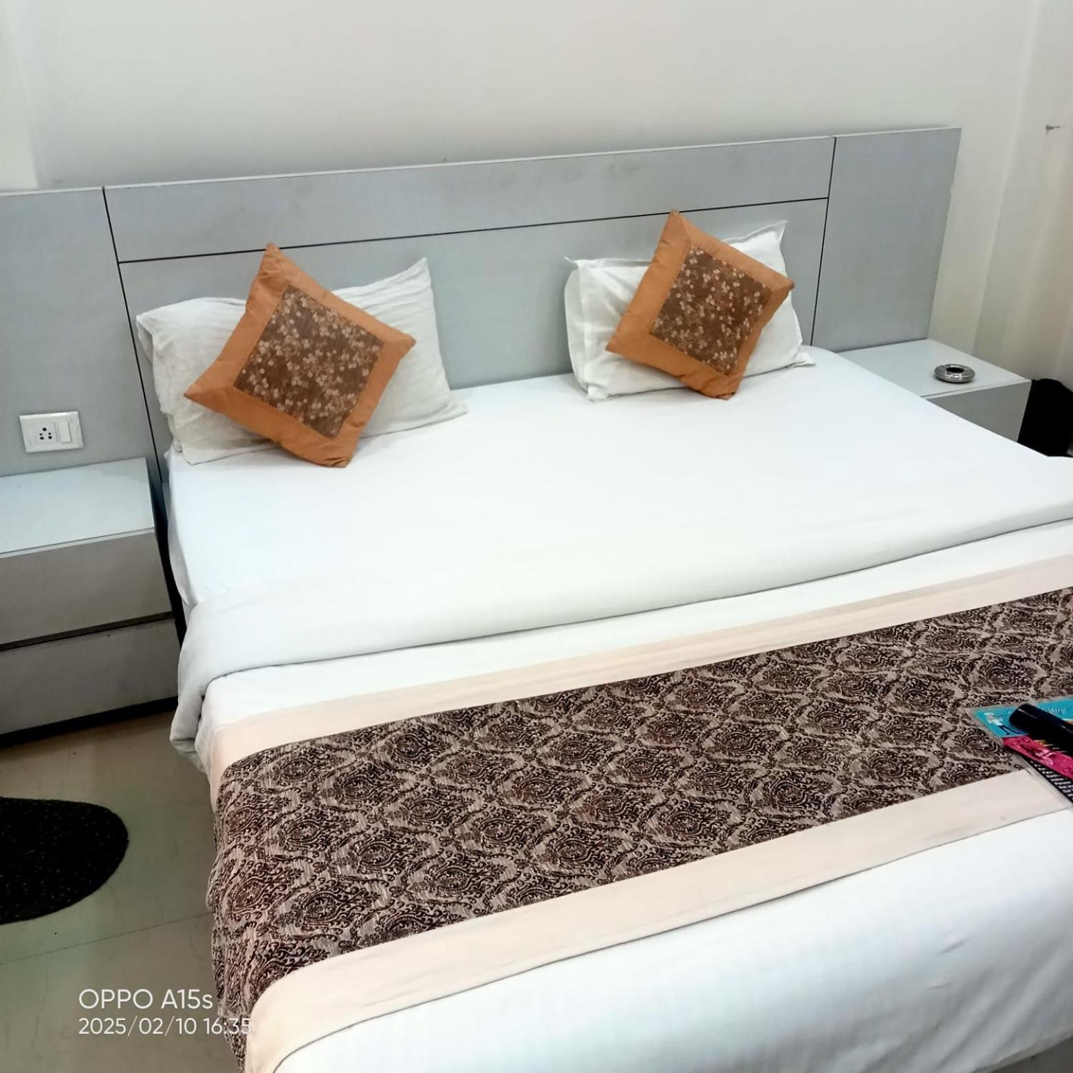 Hotel The Vertigo By Boom Rooms Noida Bagian luar foto