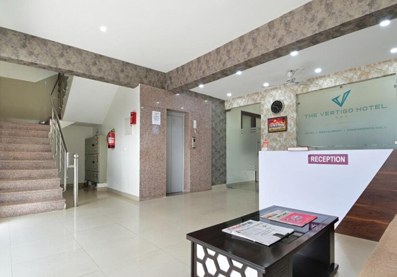 Hotel The Vertigo By Boom Rooms Noida Bagian luar foto